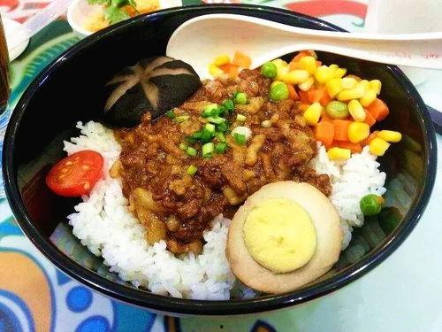 油腻网红呕隔夜饭,隔夜饭背后的辛酸历程